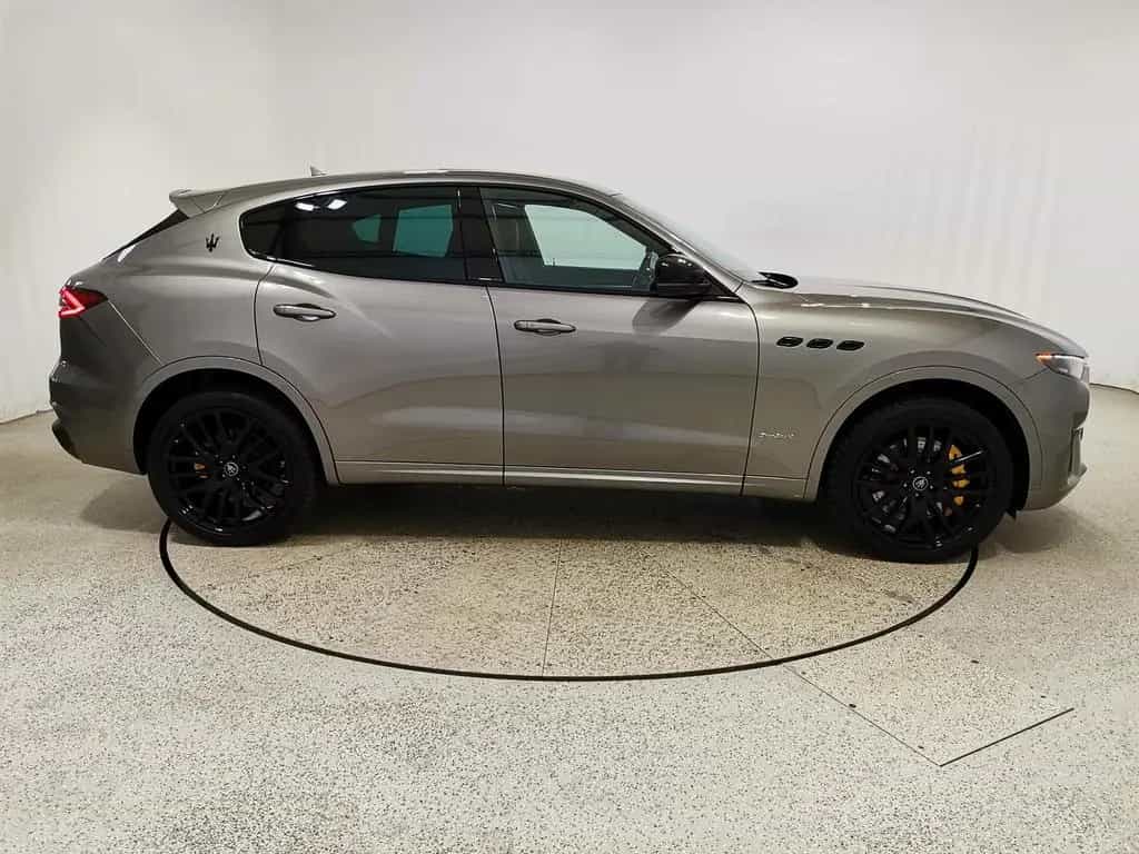 Maserati Levante GranSport GTS SQ4 Luft|SOFTCLOSE|PANO|H& 07/2020-photo-25