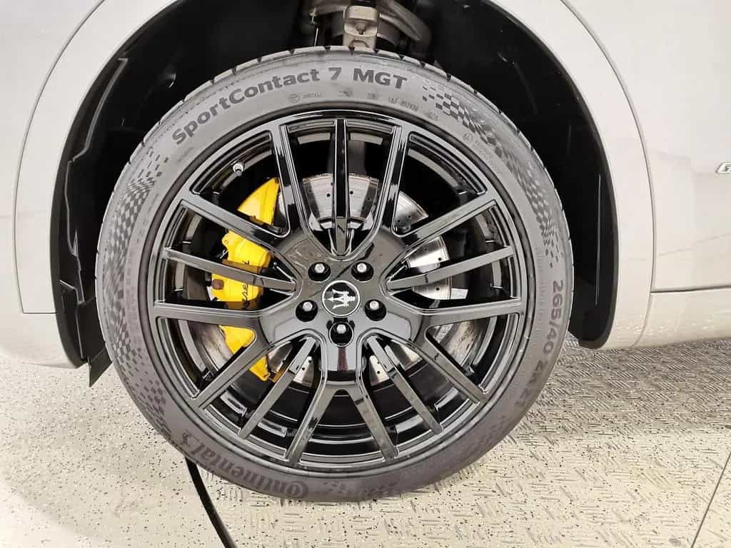 Maserati Levante GranSport GTS SQ4 Luft|SOFTCLOSE|PANO|H& 07/2020-photo-8