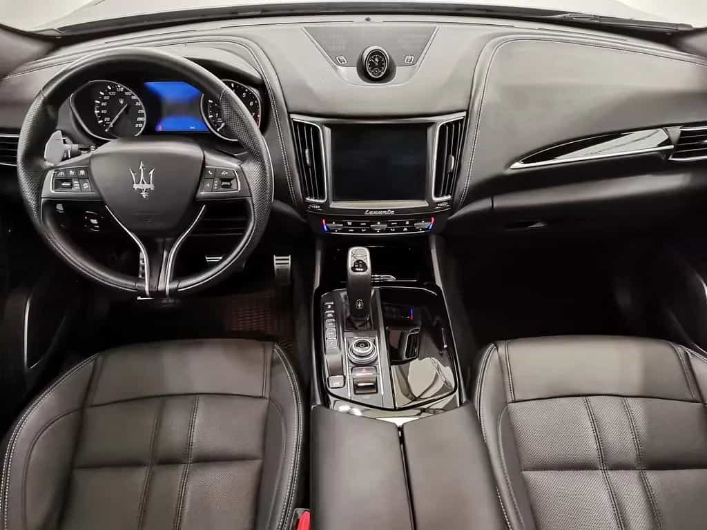 Maserati Levante GranSport GTS SQ4 Luft|SOFTCLOSE|PANO|H& 07/2020-photo-9
