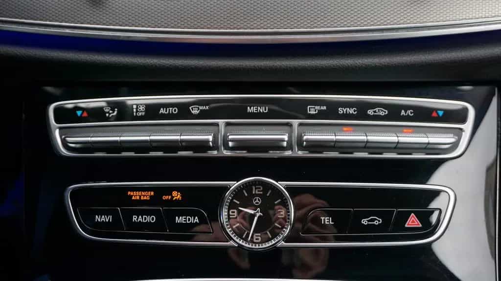 Mercedes-Benz E 200 E T-Modell Navi Kamera Teilleder SHZ 05/2019-photo-21