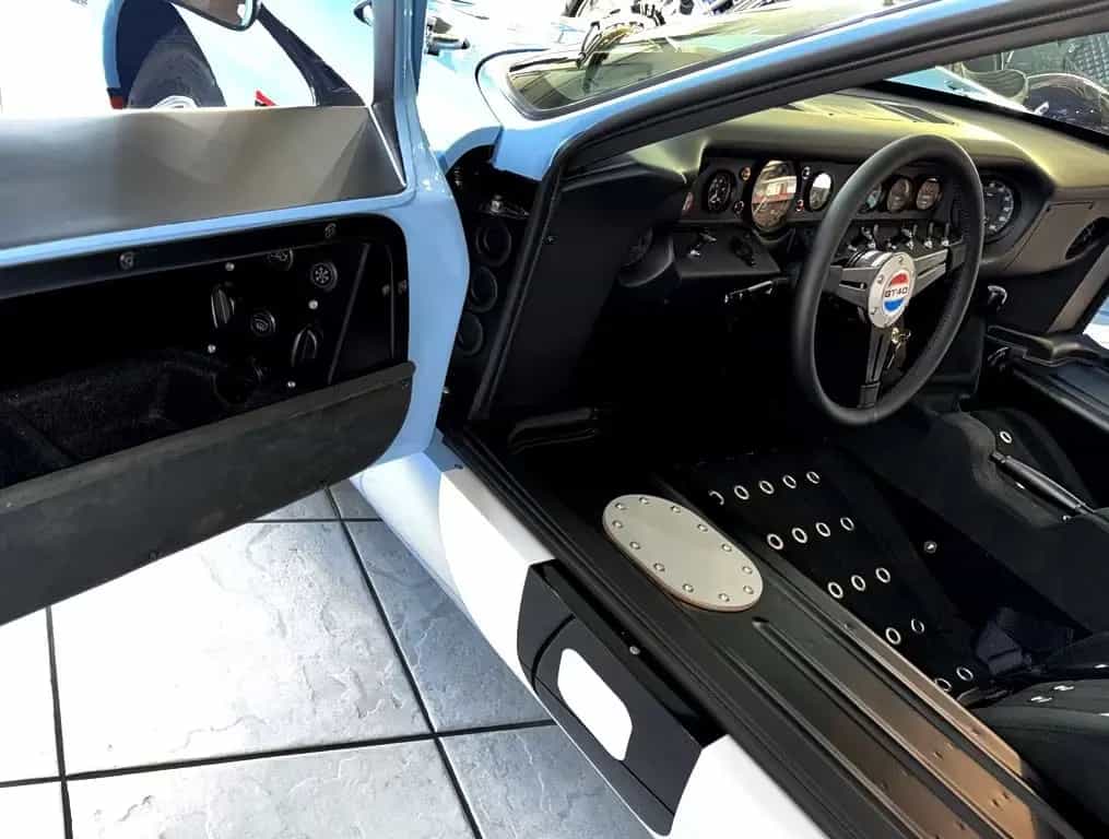 AC Shelby GT40 MKI by Superformance / Safir FIA 08/1966-photo-19