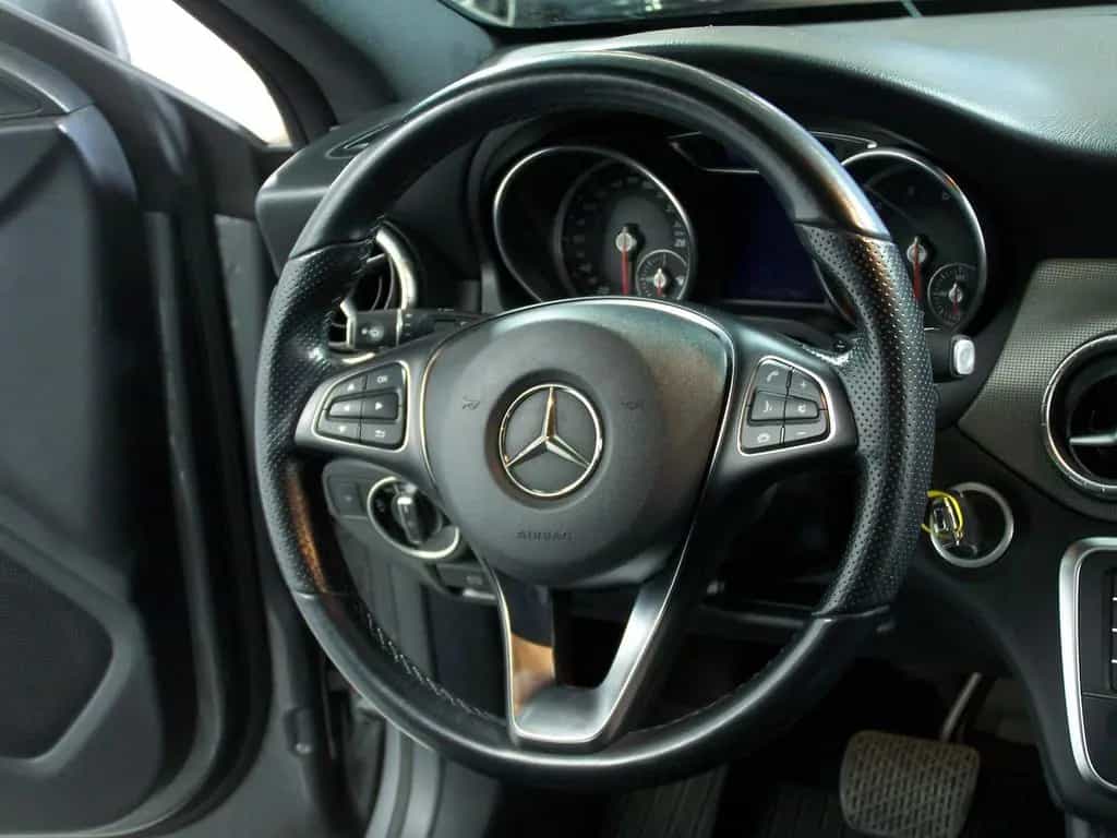 Mercedes-Benz CLA 200 Shooting Brake Urban AUTOM+LED+NAVI 10/2018-photo-7