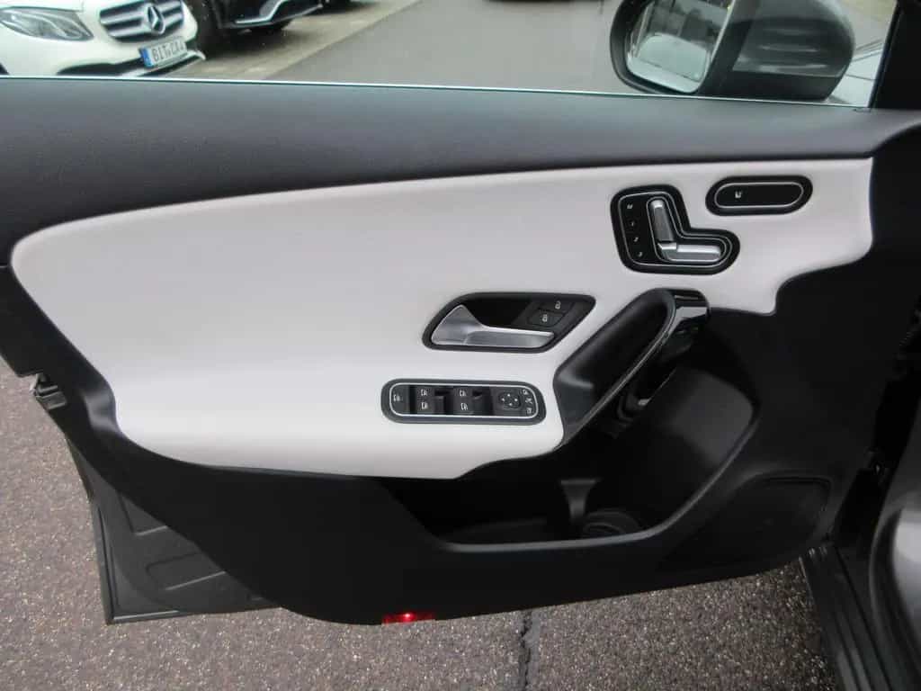 Mercedes-Benz A-Class 220 Style 4M 7G LED Navi 360° Pano Memory AHK 03/2019-photo-8