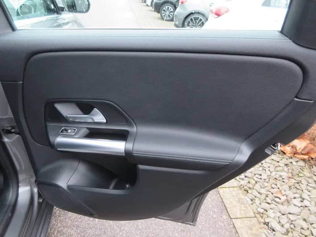 Mercedes-Benz B-Class 250 Progressive 7G LED+Fernl. Navi Kamera Spur 04/2019-photo-13