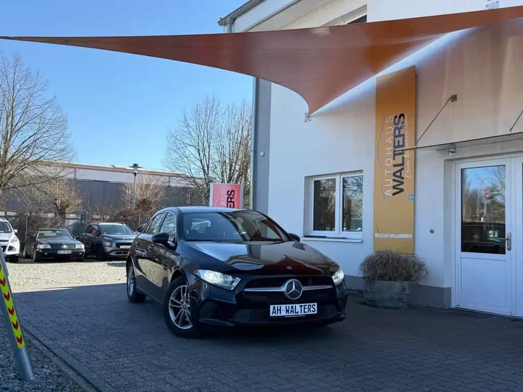 Mercedes-Benz A 180 d Progressive=Automatik-Leder-Navi-Carplay= 10/2018-photo-1