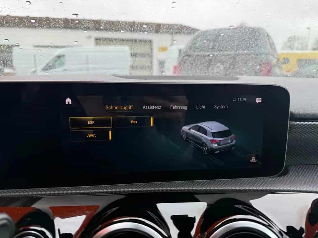 Mercedes-Benz A 180 d Progressive=Automatik-Leder-Navi-Carplay= 10/2018-photo-17