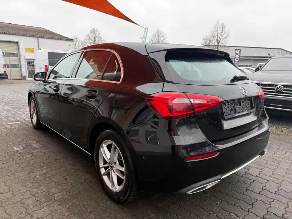 Mercedes-Benz A 180 d Progressive=Automatik-Leder-Navi-Carplay= 10/2018-photo-4