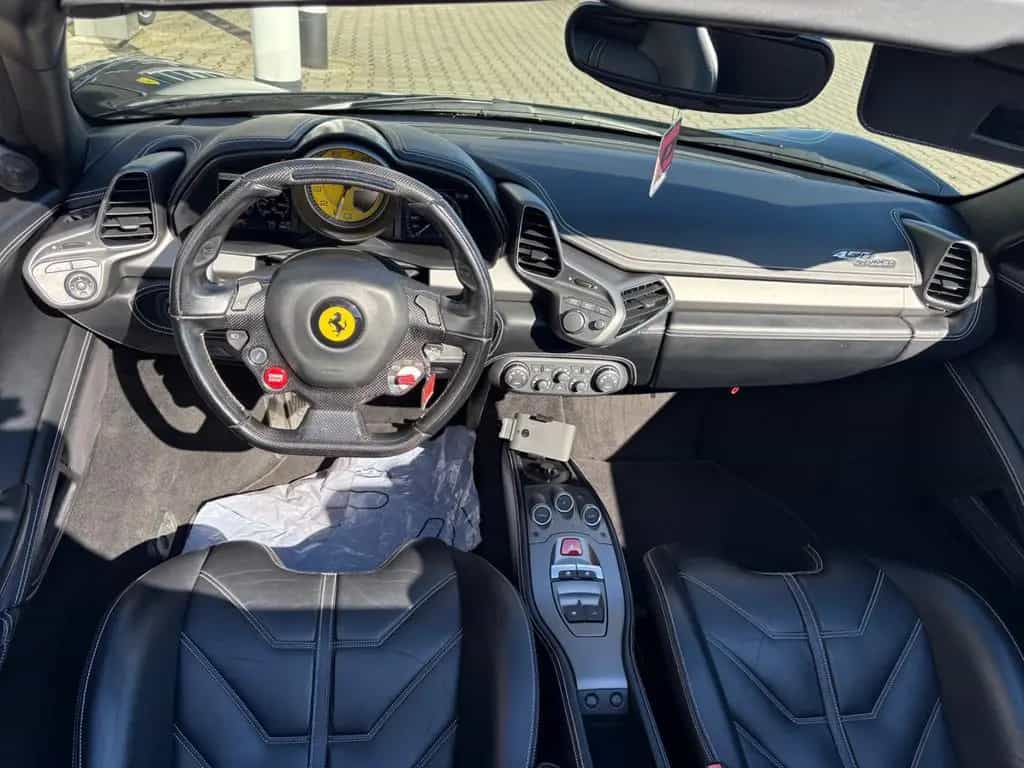 Ferrari 458 Spider Racing Seats LED Lenkrad POWER GARANT 07/2013-photo-12