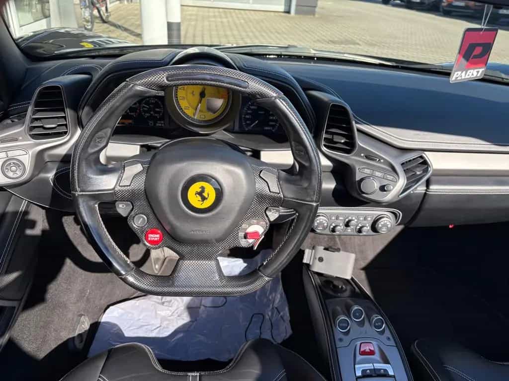 Ferrari 458 Spider Racing Seats LED Lenkrad POWER GARANT 07/2013-photo-13