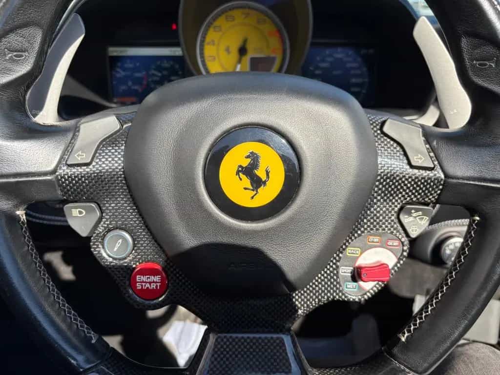 Ferrari 458 Spider Racing Seats LED Lenkrad POWER GARANT 07/2013-photo-17