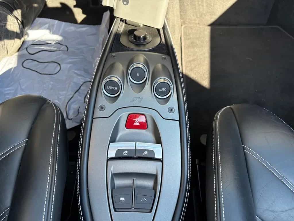 Ferrari 458 Spider Racing Seats LED Lenkrad POWER GARANT 07/2013-photo-19