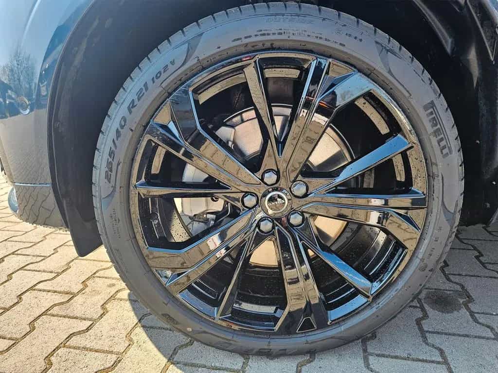 Volvo XC60 B5 AWD Ultra Black Edition ACC BLIS HUD SD 01/2026-photo-1