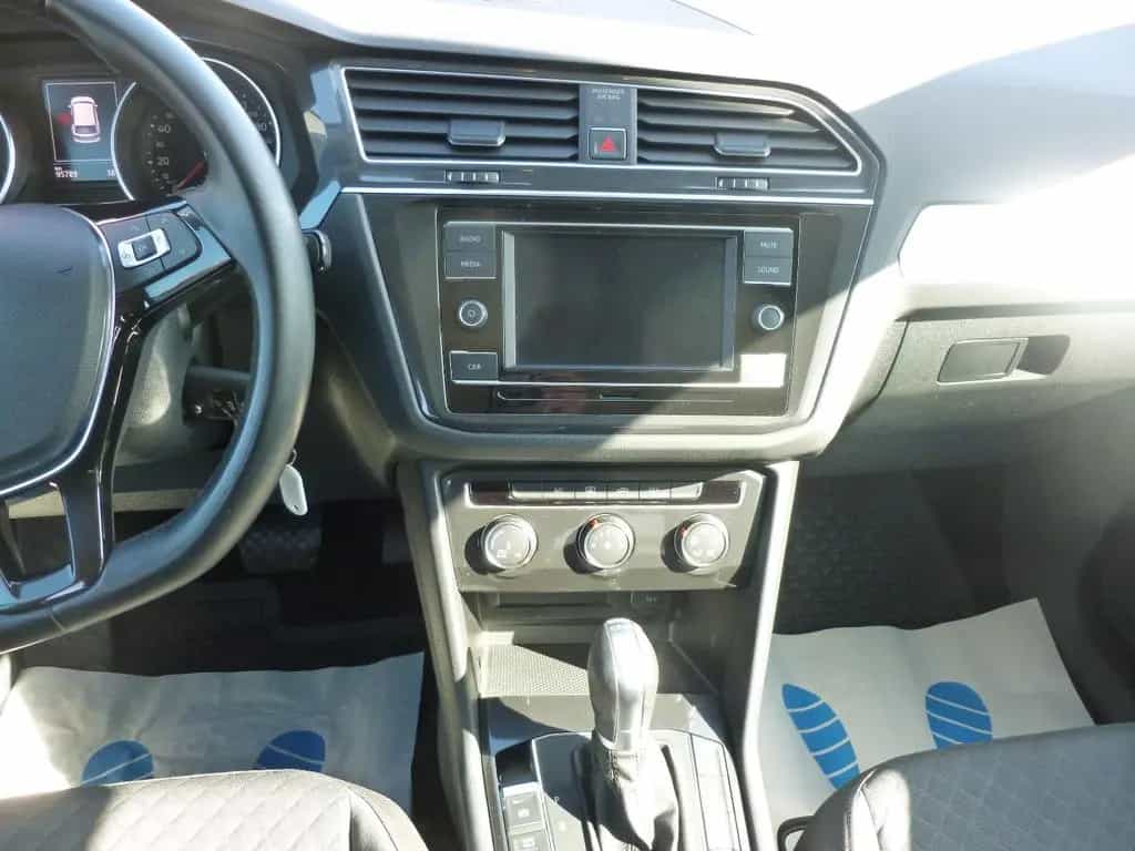 Volkswagen Tiguan DSG/PDC/AHK/Front+Lane Assist 07/2018-photo-17