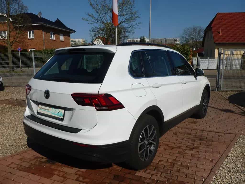 Volkswagen Tiguan DSG/PDC/AHK/Front+Lane Assist 07/2018-photo-2