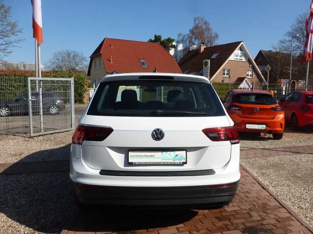 Volkswagen Tiguan DSG/PDC/AHK/Front+Lane Assist 07/2018-photo-3