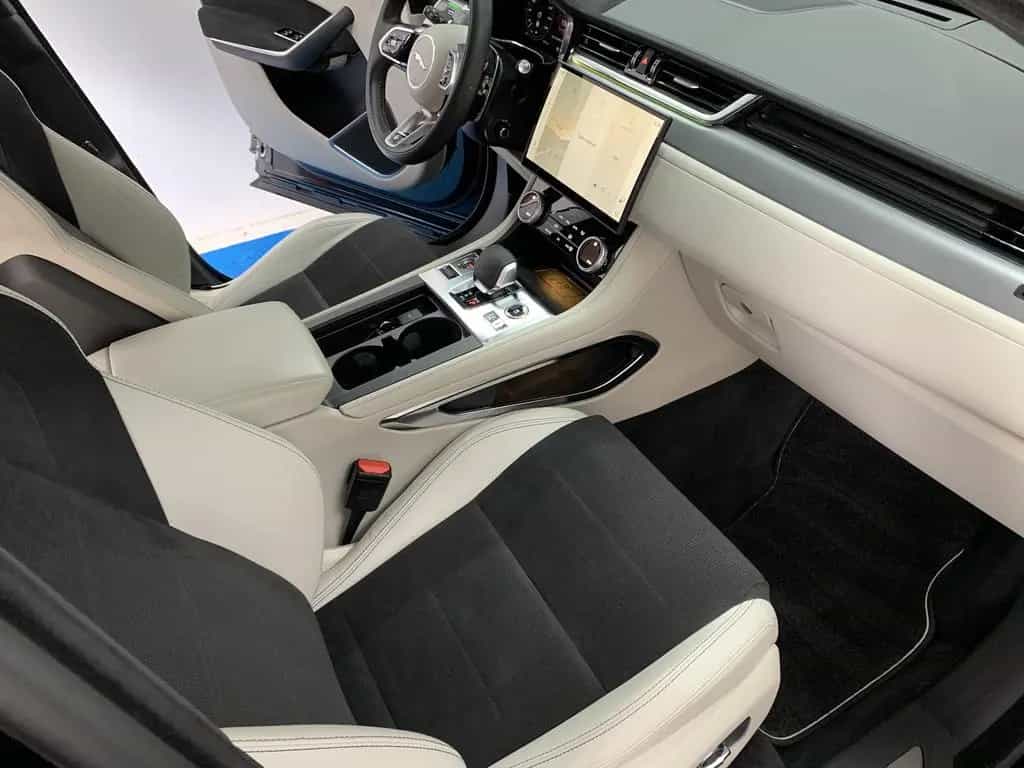 Jaguar F-Pace SVR SVR P575 Edition 1988 / 394 06/2024-photo-31