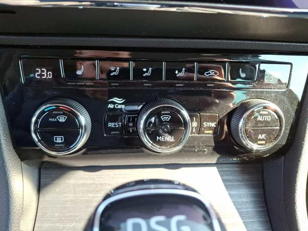 Skoda Superb 1.5 TSI DSG Style 150PS Navi, AHK, DCC, K 10/2019-photo-25