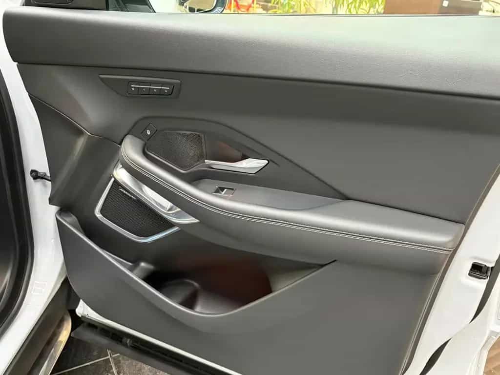 Jaguar E-Pace R-Dynamic HSE AWD ACC Memory HUD Pano LED 06/2018-photo-14
