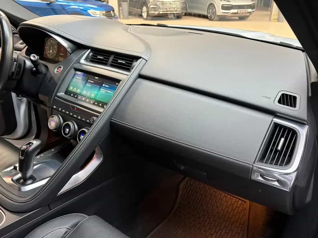 Jaguar E-Pace R-Dynamic HSE AWD ACC Memory HUD Pano LED 06/2018-photo-17