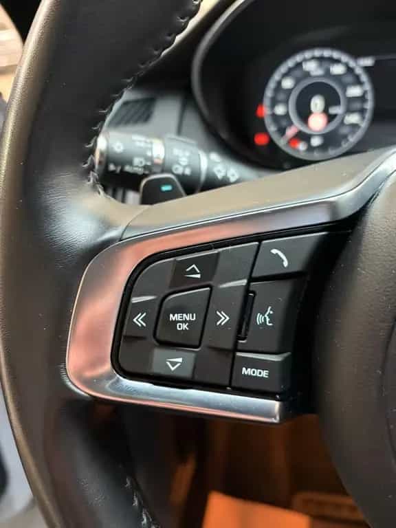 Jaguar E-Pace R-Dynamic HSE AWD ACC Memory HUD Pano LED 06/2018-photo-21