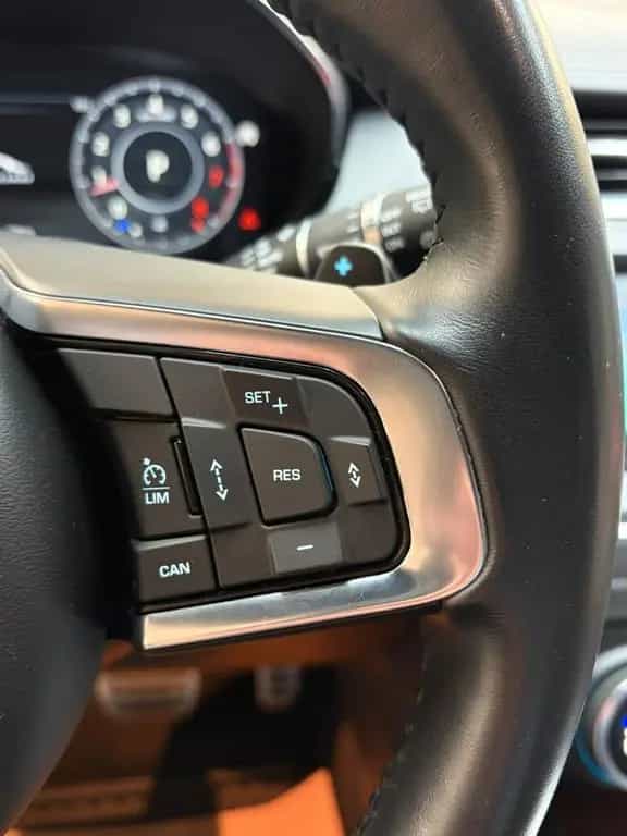 Jaguar E-Pace R-Dynamic HSE AWD ACC Memory HUD Pano LED 06/2018-photo-22