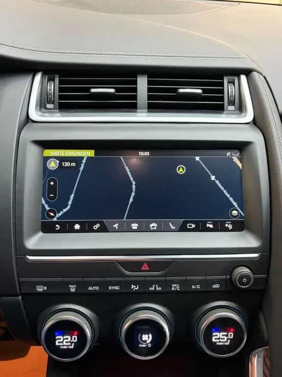 Jaguar E-Pace R-Dynamic HSE AWD ACC Memory HUD Pano LED 06/2018-photo-28