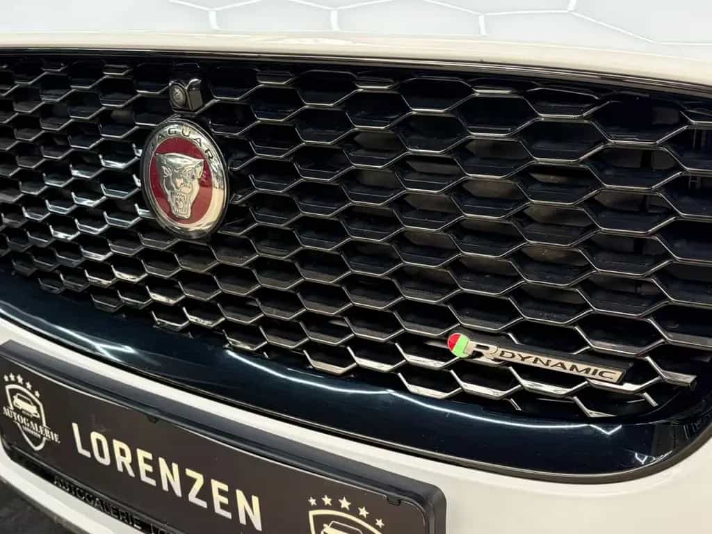 Jaguar E-Pace R-Dynamic HSE AWD ACC Memory HUD Pano LED 06/2018-photo-3