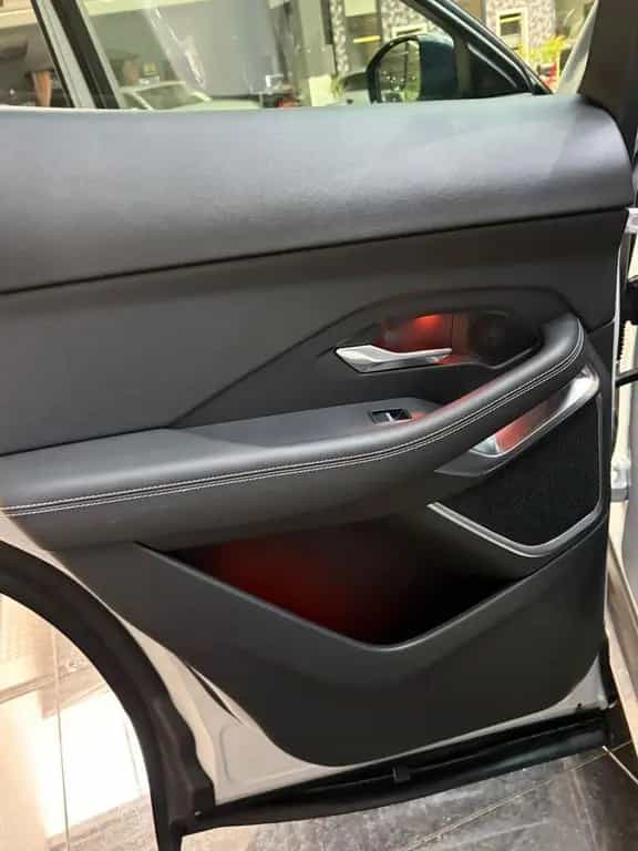 Jaguar E-Pace R-Dynamic HSE AWD ACC Memory HUD Pano LED 06/2018-photo-34