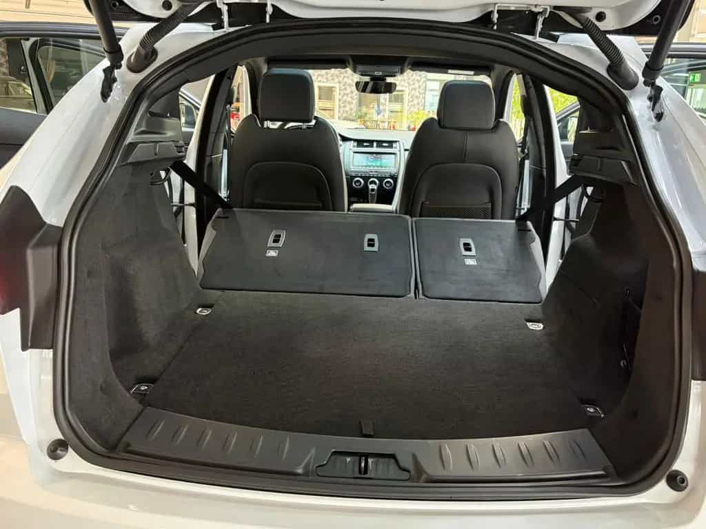 Jaguar E-Pace R-Dynamic HSE AWD ACC Memory HUD Pano LED 06/2018-photo-40