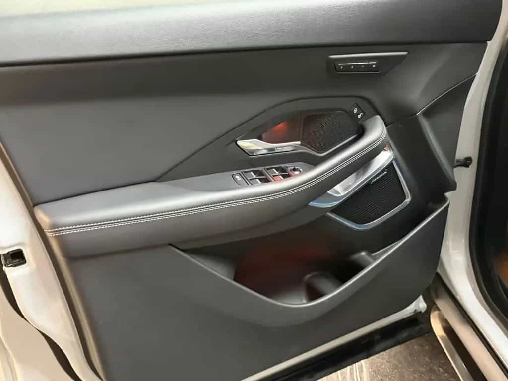 Jaguar E-Pace R-Dynamic HSE AWD ACC Memory HUD Pano LED 06/2018-photo-7