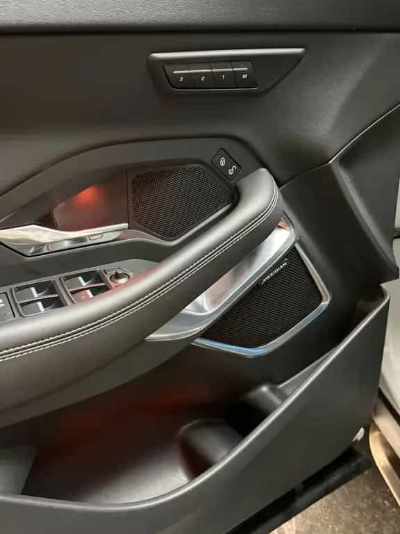 Jaguar E-Pace R-Dynamic HSE AWD ACC Memory HUD Pano LED 06/2018-photo-8