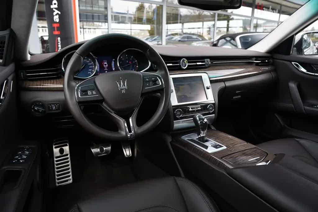 Maserati Quattroporte SQ4-Kamera-Schiebedach-Sitzheizung 08/2013-photo-8