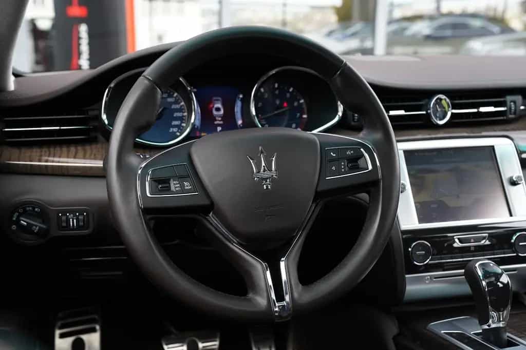 Maserati Quattroporte SQ4-Kamera-Schiebedach-Sitzheizung 08/2013-photo-9