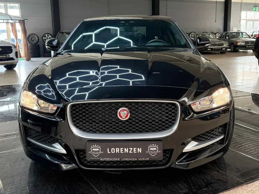 Jaguar XE R-Sport Navi Tempo Kamera Komfort Keyless LED 11/2015-photo-1