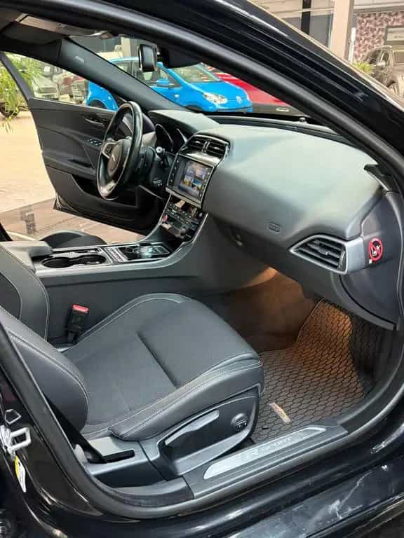 Jaguar XE R-Sport Navi Tempo Kamera Komfort Keyless LED 11/2015-photo-13