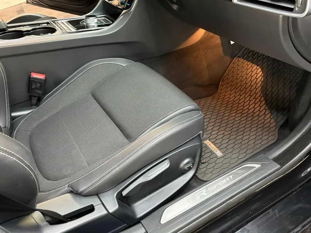 Jaguar XE R-Sport Navi Tempo Kamera Komfort Keyless LED 11/2015-photo-15