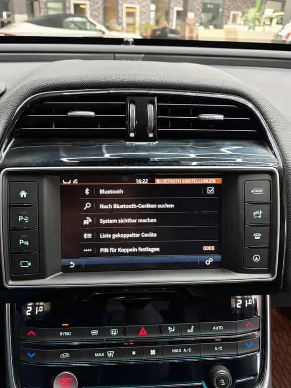 Jaguar XE R-Sport Navi Tempo Kamera Komfort Keyless LED 11/2015-photo-26