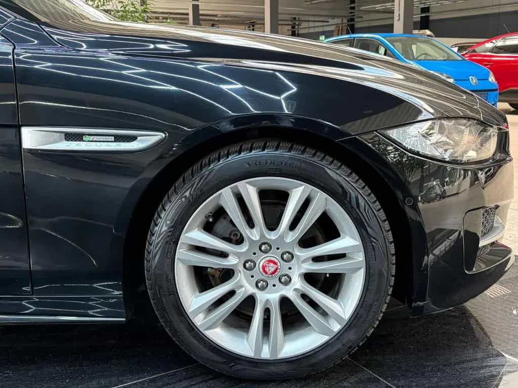 Jaguar XE R-Sport Navi Tempo Kamera Komfort Keyless LED 11/2015-photo-3