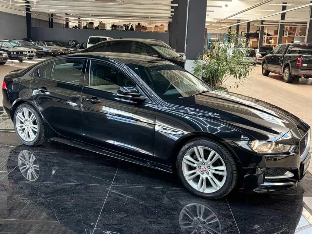 Jaguar XE R-Sport Navi Tempo Kamera Komfort Keyless LED 11/2015-photo-5