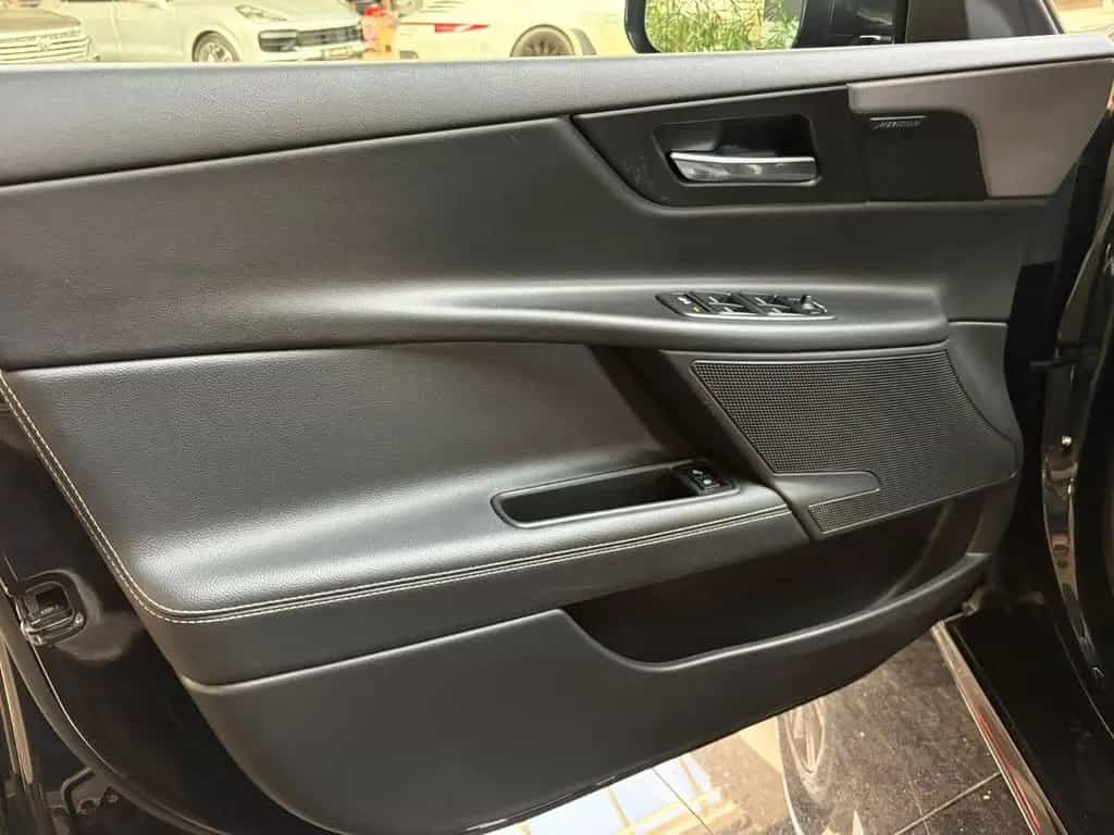 Jaguar XE R-Sport Navi Tempo Kamera Komfort Keyless LED 11/2015-photo-6