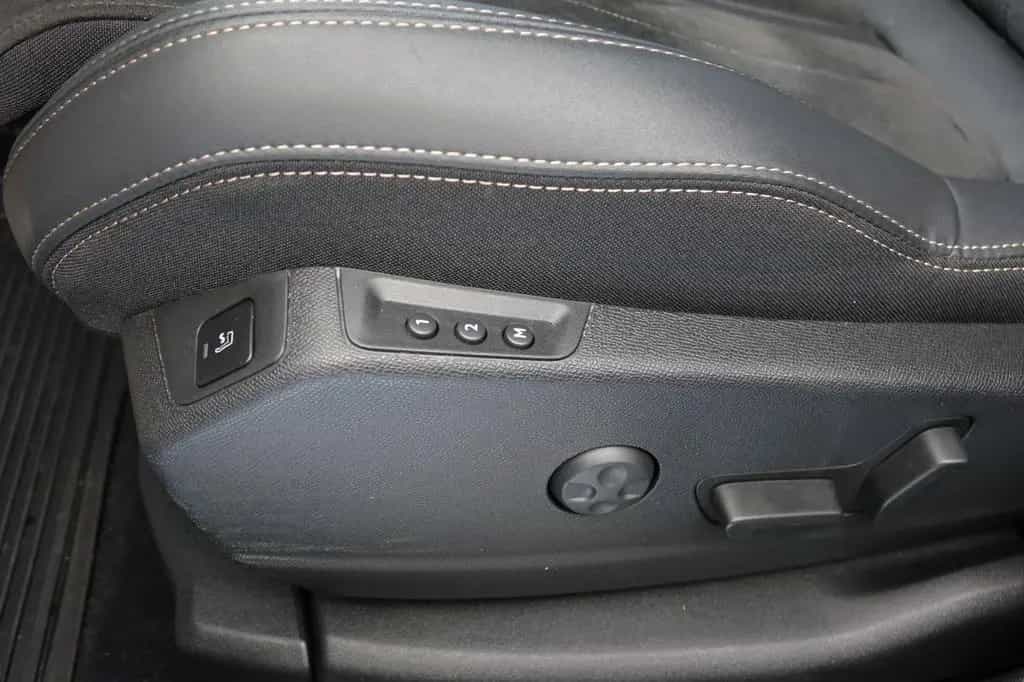 Peugeot 3008 GT 1.2 PureTech 130 +RFK+Memory+ACC+Night-V 11/2023-photo-23