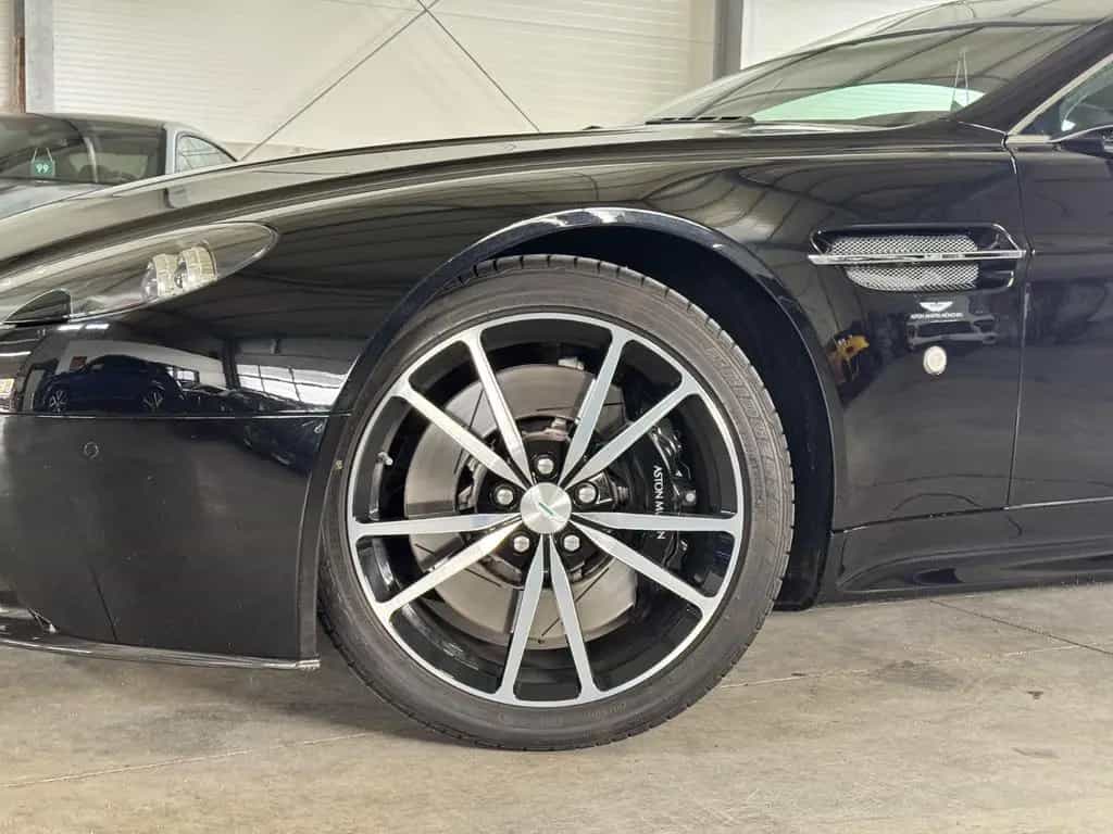 Aston Martin V8 Vantage S*CARBON*1-HAND*17TKM*TOP-HISTORY* 10/2015-photo-1