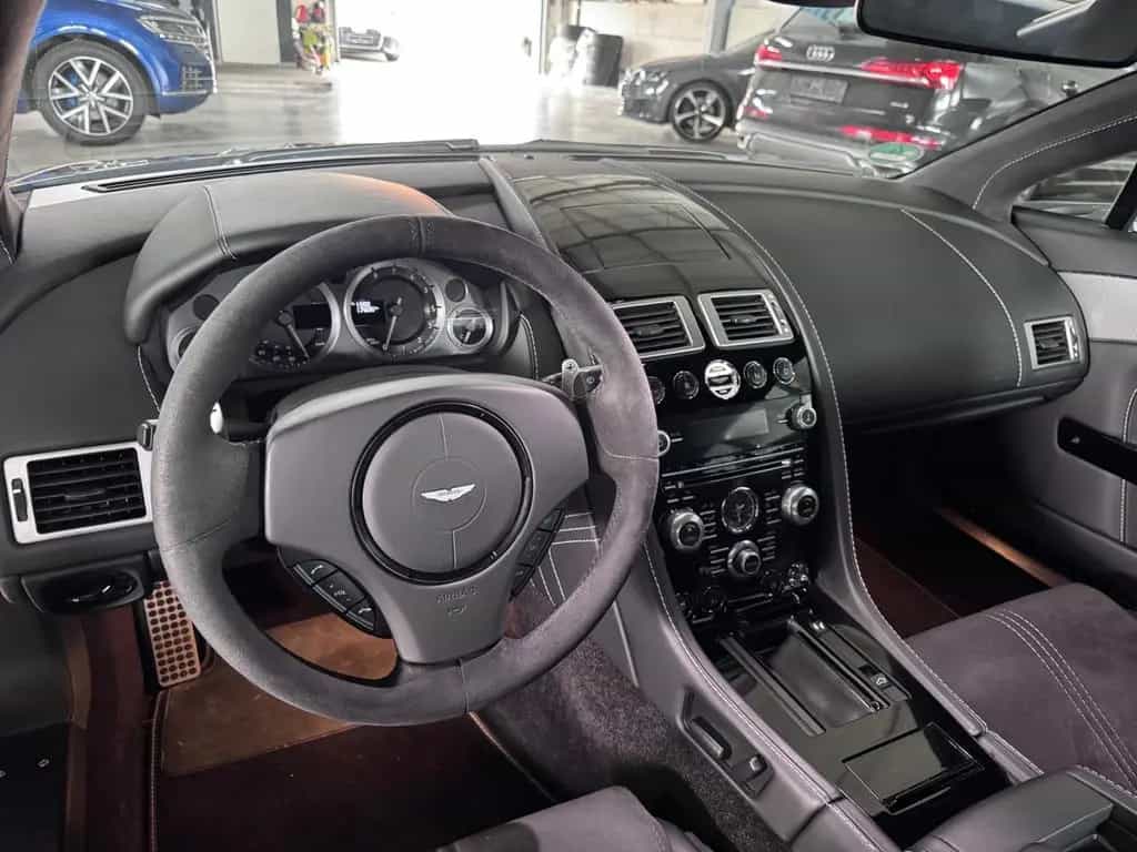 Aston Martin V8 Vantage S*CARBON*1-HAND*17TKM*TOP-HISTORY* 10/2015-photo-15