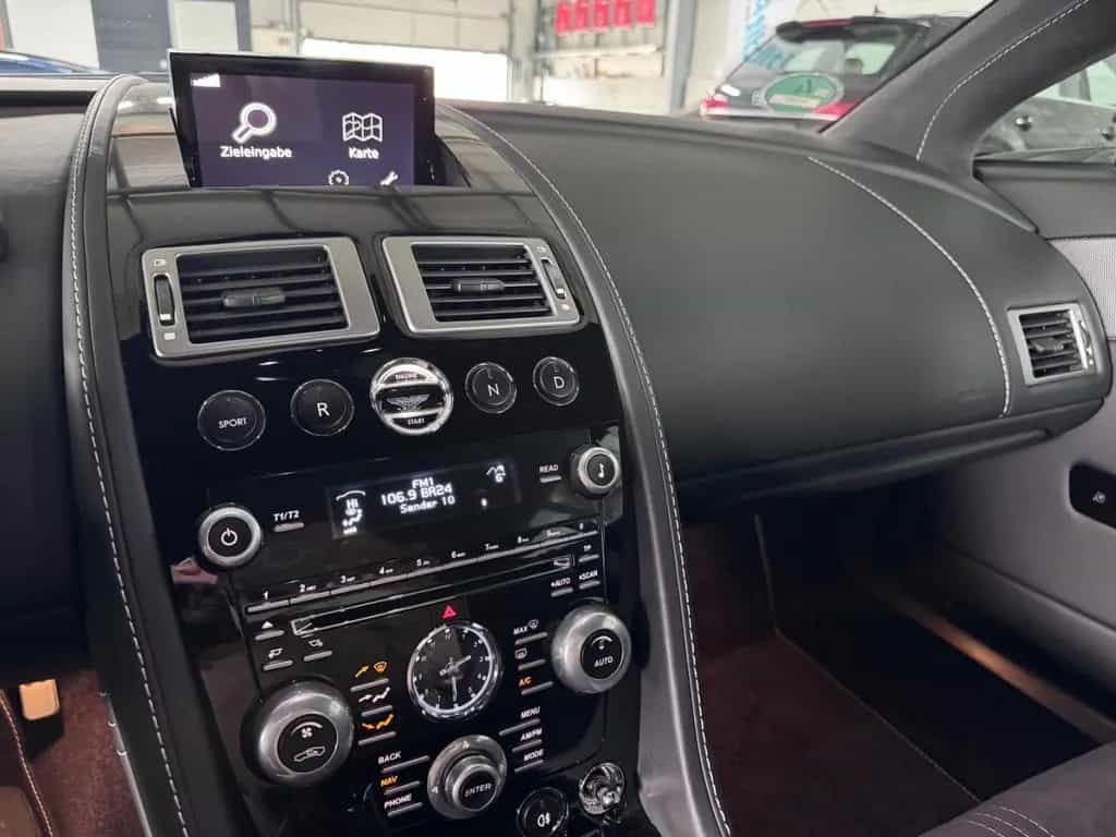 Aston Martin V8 Vantage S*CARBON*1-HAND*17TKM*TOP-HISTORY* 10/2015-photo-16