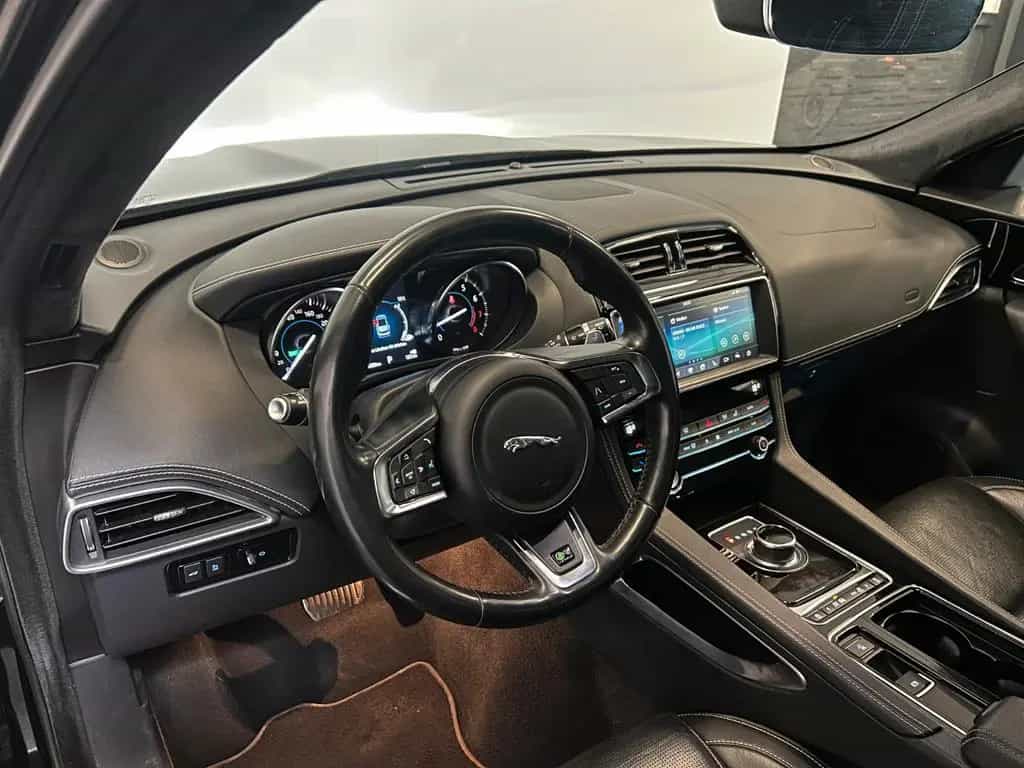 Jaguar F-Pace R-Sport AWD*AHK-Black-Kamera-Leder* 07/2019-photo-11