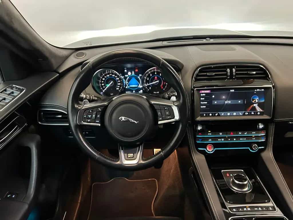 Jaguar F-Pace R-Sport AWD*AHK-Black-Kamera-Leder* 07/2019-photo-13