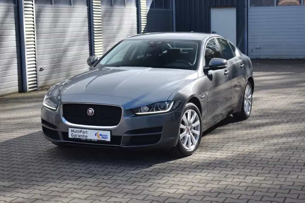 Jaguar XE Prestige AWD 05/2017-photo-0