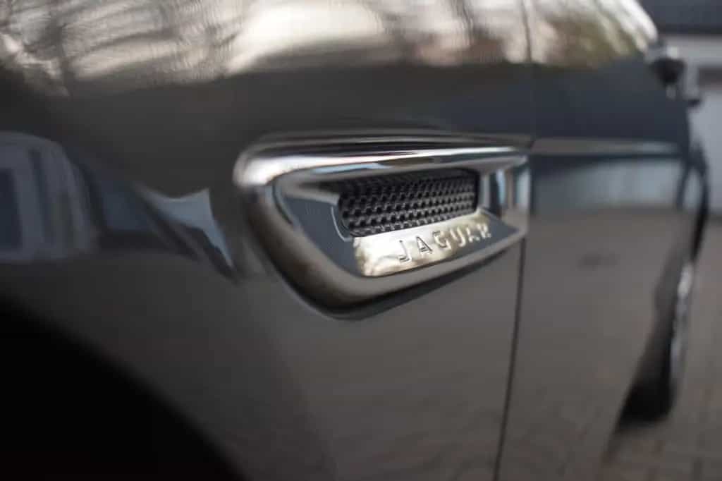 Jaguar XE Prestige AWD 05/2017-photo-5