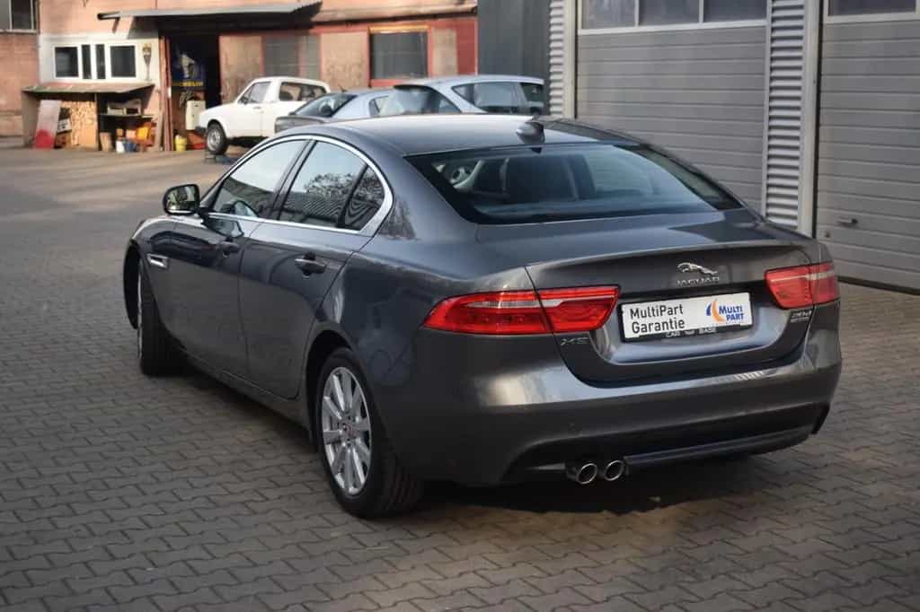 Jaguar XE Prestige AWD 05/2017-photo-7