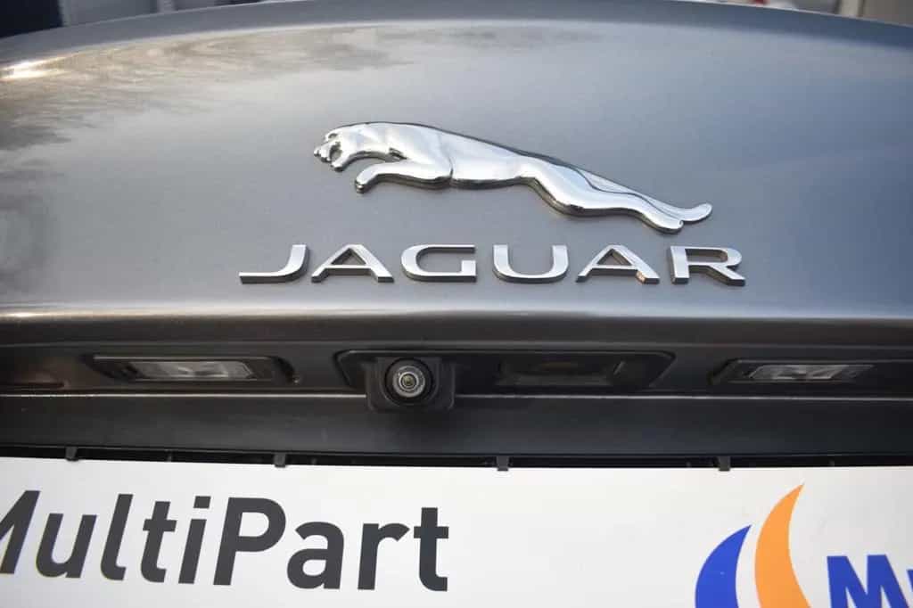 Jaguar XE Prestige AWD 05/2017-photo-9